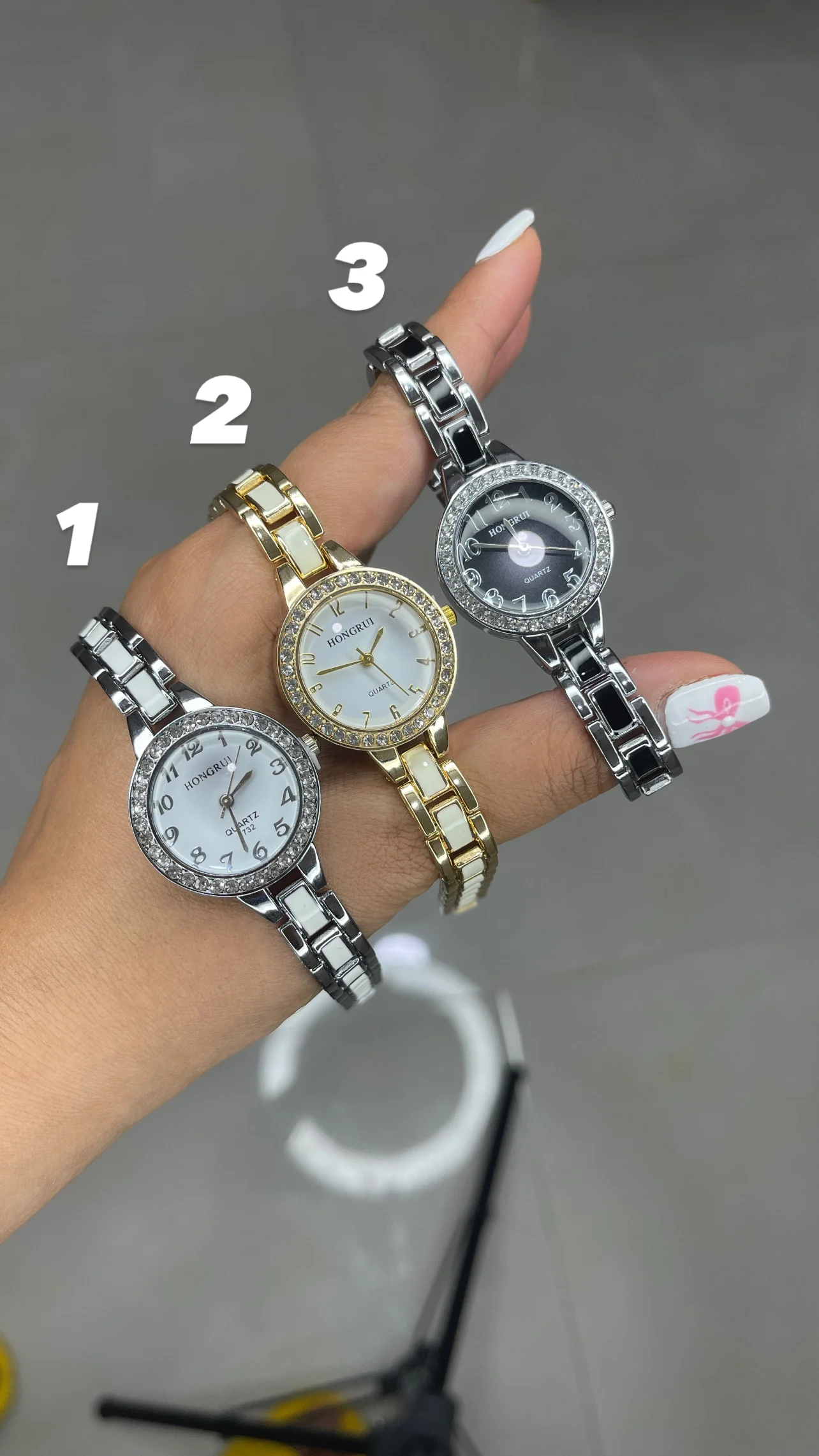 سرامیکی دور نگین