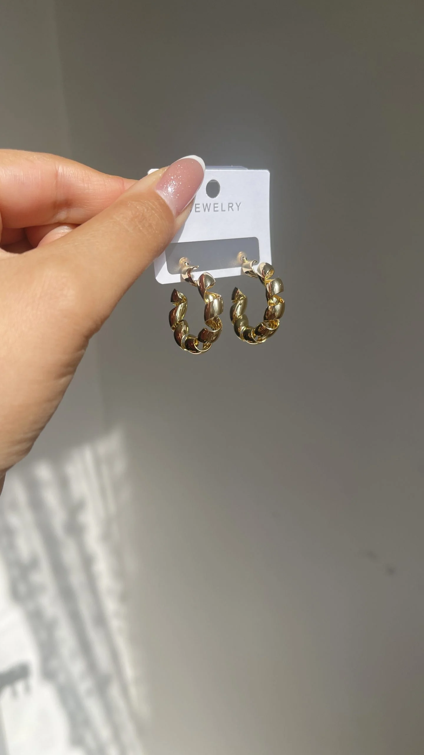 گوشواره حلقه ای پیچ