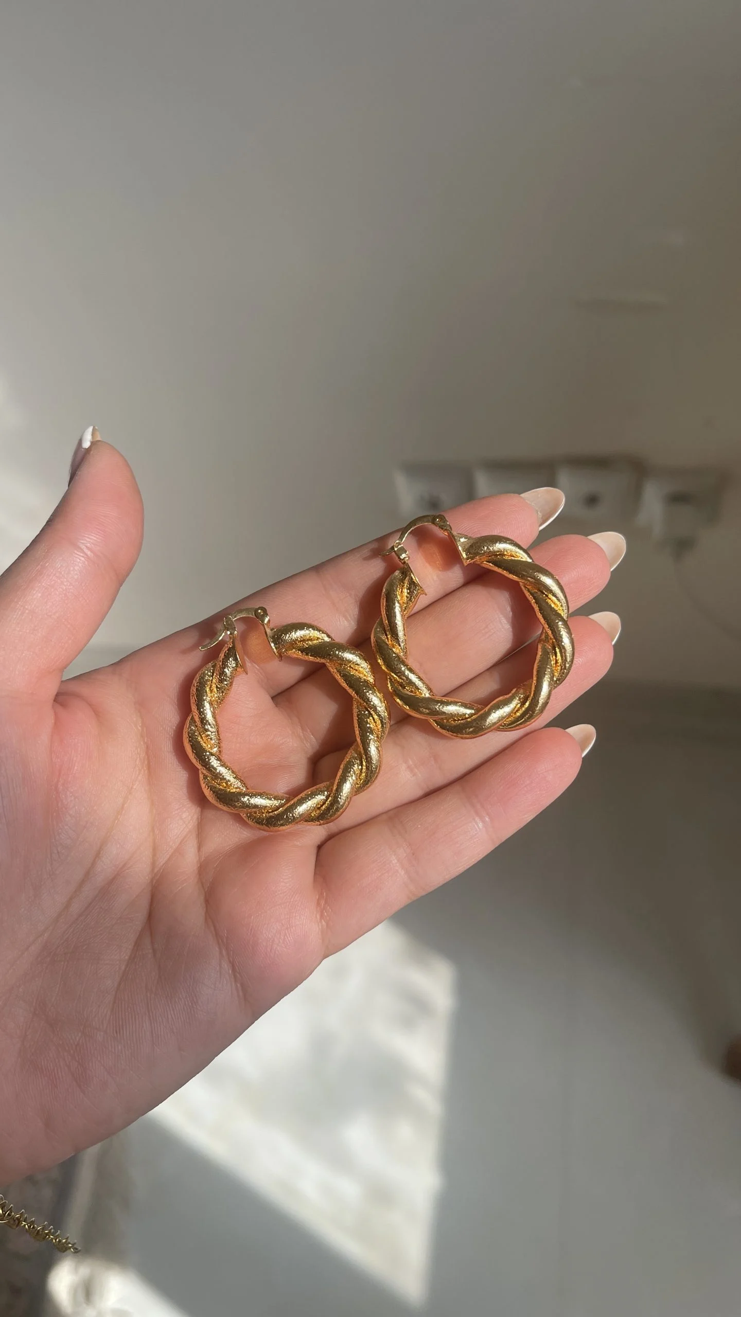 گوشواره حلقه ای پیچ